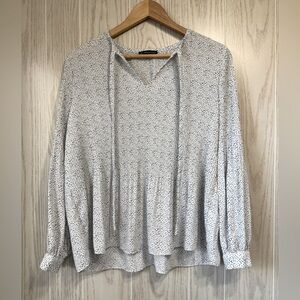 Adrianna Papell Pleated Knit Top Black Specks on White Size Small Blouse EUC